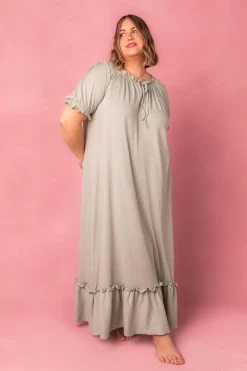 Petra Short Sleeve Night Dress In Green